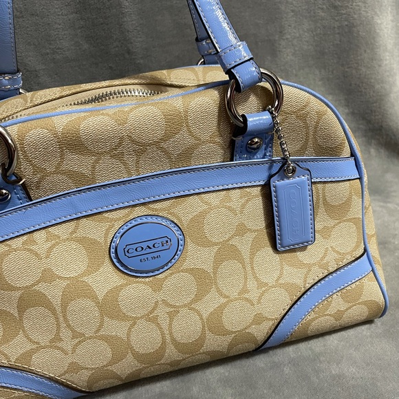 ❌SOLD❌ NWOT Coach Signature Peyton Shoulder Purse! - Picture 3 of 8